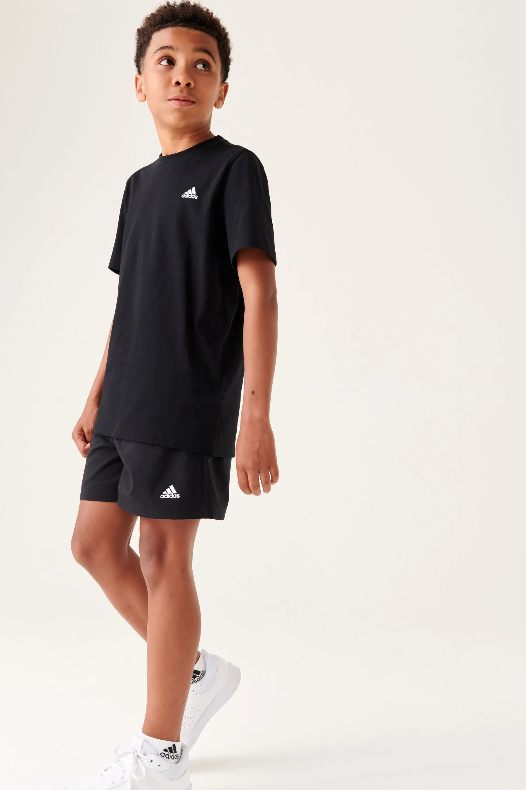 adidas Sportswear Must-have - Shorts da Chelsea piccolo con logo    