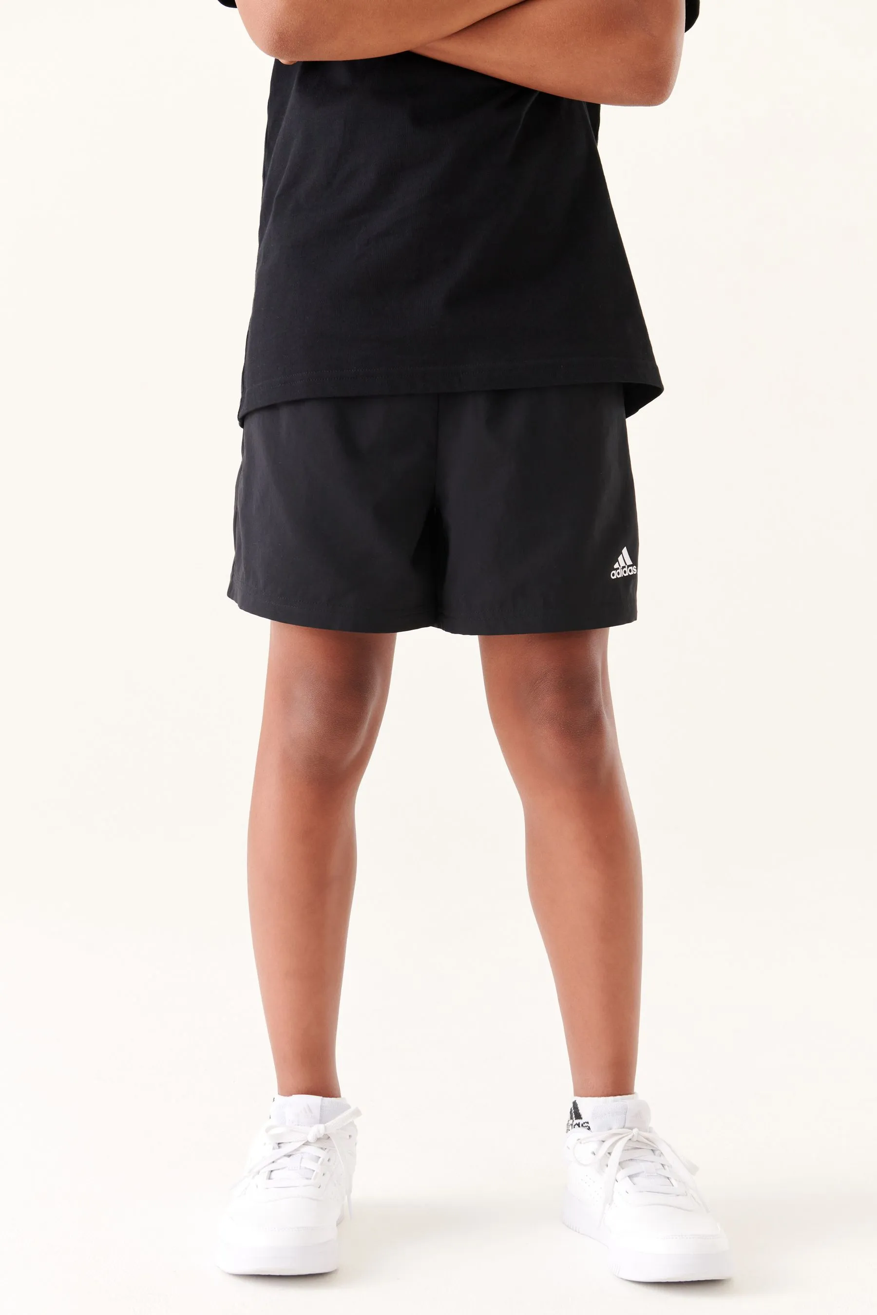 adidas Sportswear Must-have - Shorts da Chelsea piccolo con logo    