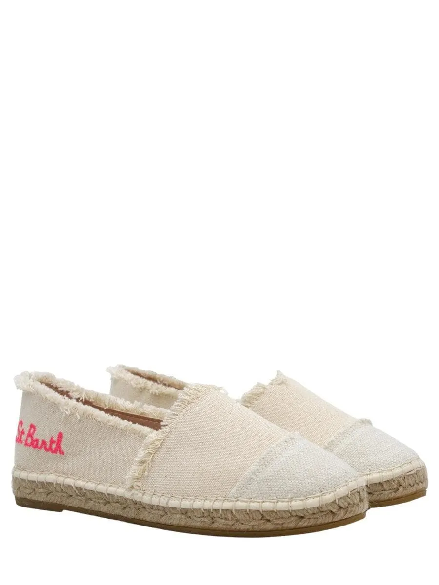 Beige canvas espadrillas con ricamo