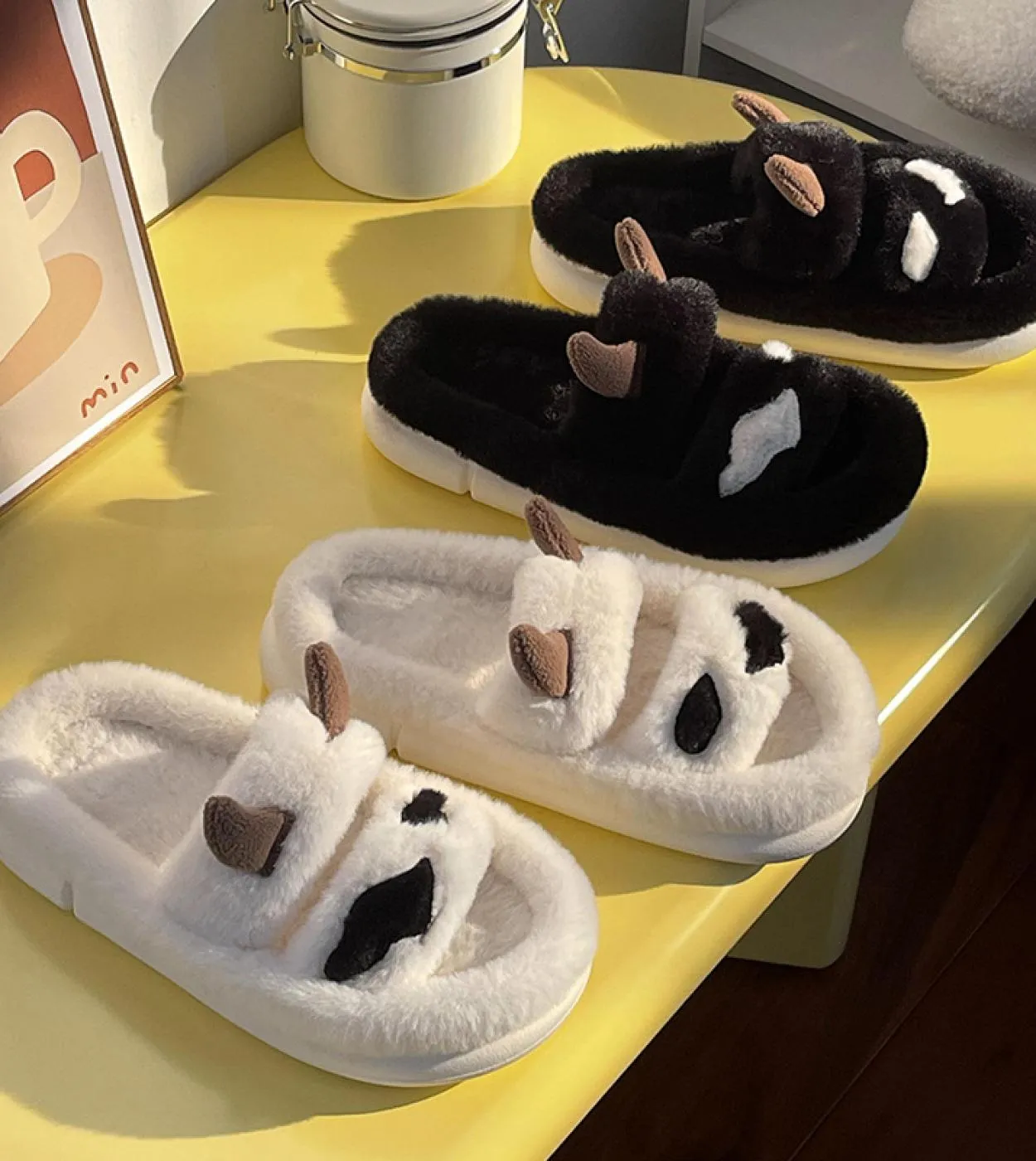 Nuove pantofole in peluche con una sola parola con fondo spesso Abbigliamento esterno da donna Pantofole da donna in cotone per