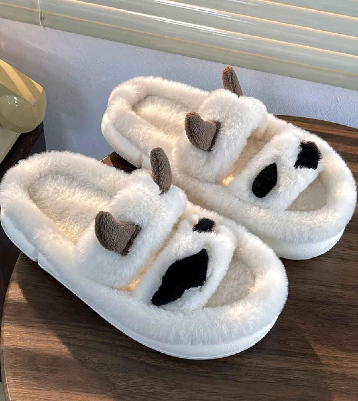 Nuove pantofole in peluche con una sola parola con fondo spesso Abbigliamento esterno da donna Pantofole da donna in cotone per