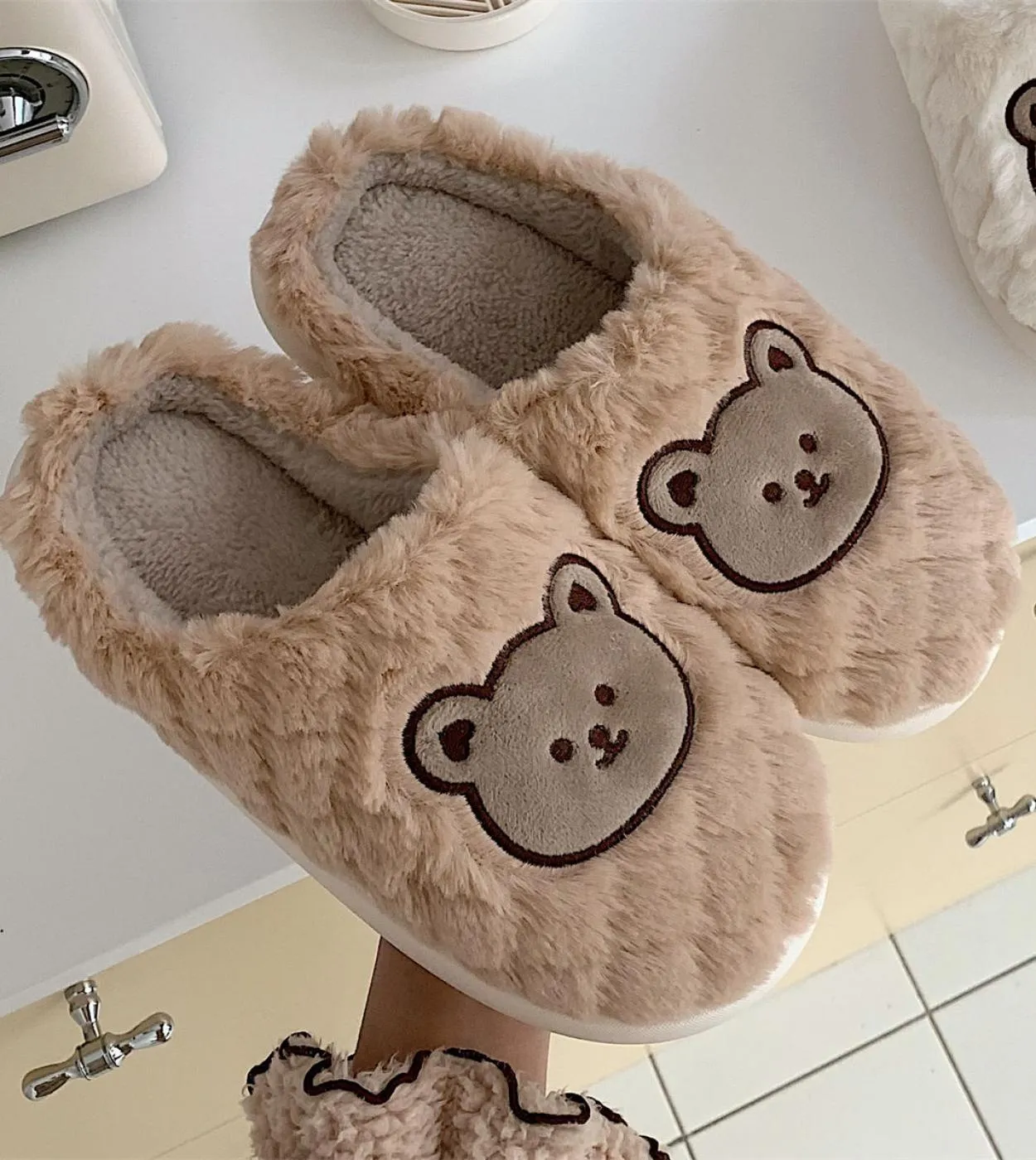 Pantofole da casa in peluche Ciabatte in peluche Scarpe da donna Pantofole da donna 2023 Winter Home