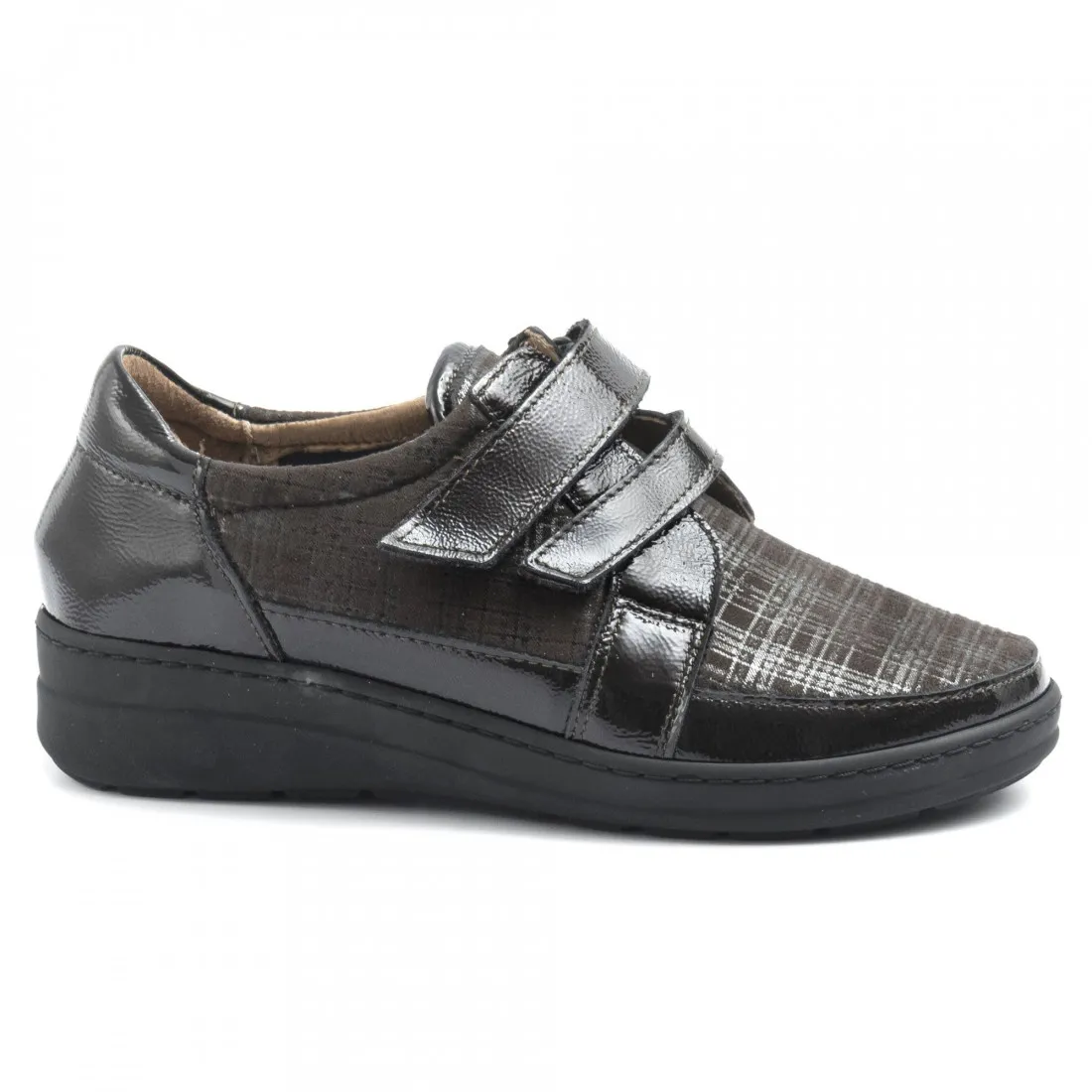 Slip on Cinzia Soft testa di moro in pelle con velcro