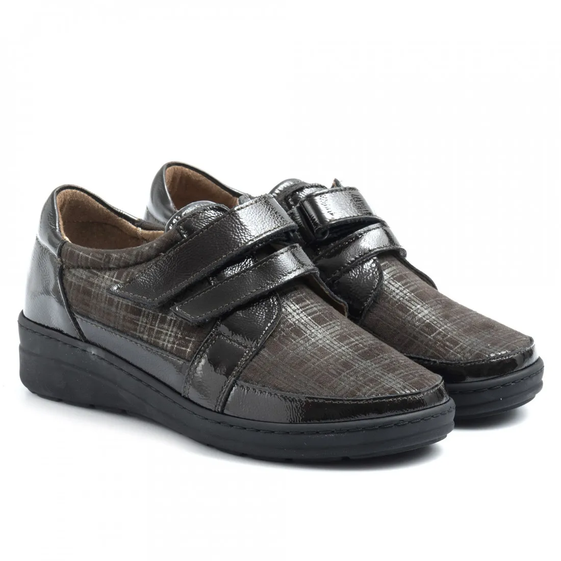 Slip on Cinzia Soft testa di moro in pelle con velcro