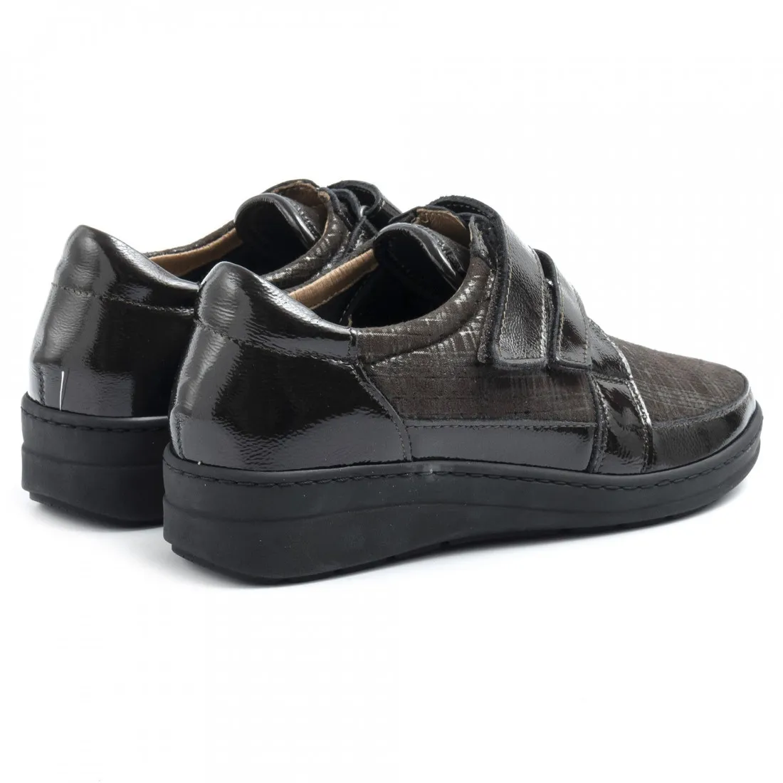 Slip on Cinzia Soft testa di moro in pelle con velcro